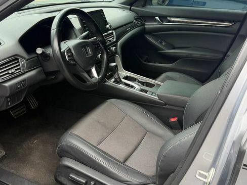 Used 2019 Honda Accord Sport image 3