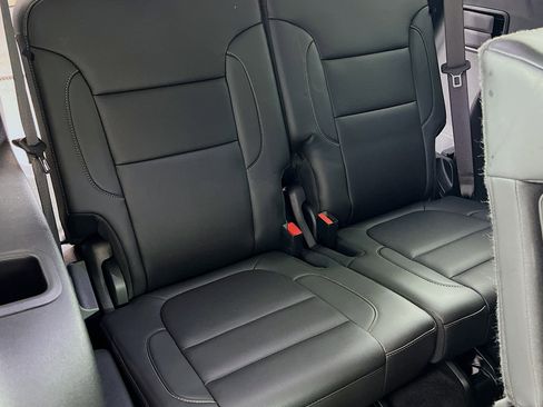 Used 2023 GMC Acadia SLT image 26