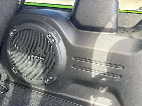 Used 2025 Jeep Wrangler Unlimited Rubicon image 31