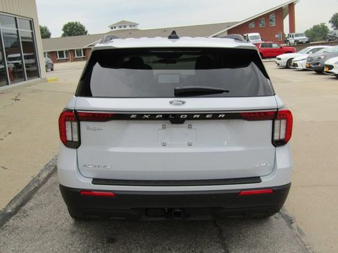 New 2026 Ford Explorer Active AWD/4WD image 4