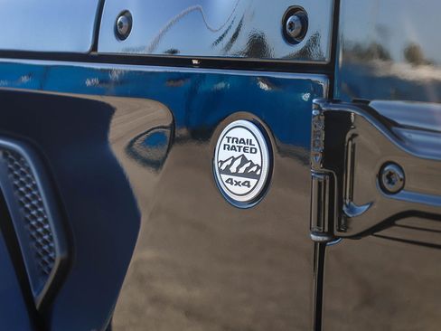 Used 2021 Jeep Gladiator Overland w/ Popular Equipment Package image 7