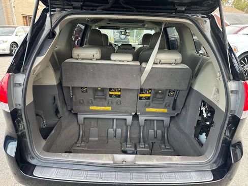 Used 2011 Toyota Sienna XLE image 25