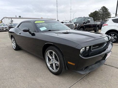 Used 2009 Dodge Challenger R/T image 8