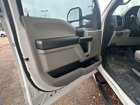 Used 2017 Ford F350 XL w/ Power Equipment Group AWD/4WD image 10