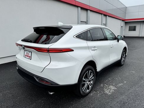 Certified 2023 Toyota Venza LE AWD/4WD image 5
