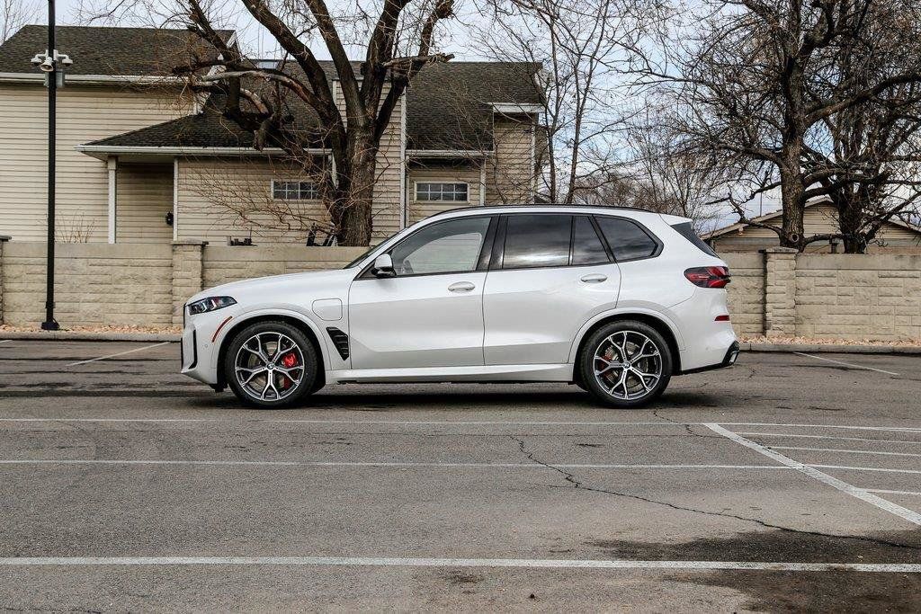 Used 2026 BMW X5 xDrive50e w/ M Sport Package AWD/4WD image 2
