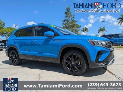 Used 2023 Volkswagen Taos SE w/ Black Wheel Package