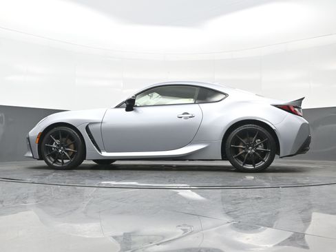 Used 2023 Toyota GR86 Premium w/ ALL Weather Mat Package (TMS) image 28