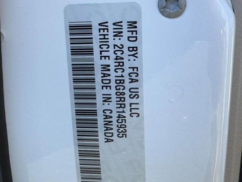 Used 2024 Chrysler Pacifica Touring-L FWD image 27