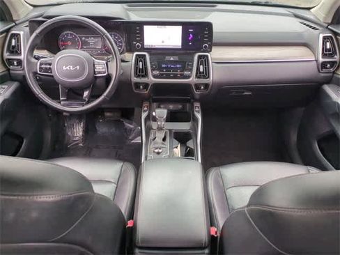 Used 2022 Kia Sorento S image 16