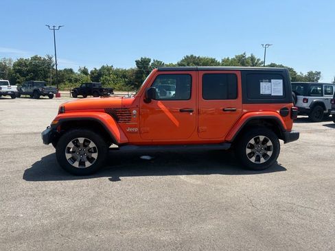 Used 2018 Jeep Wrangler Unlimited Sahara AWD/4WD image 4