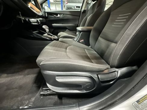 Used 2019 Kia Forte S FWD image 18