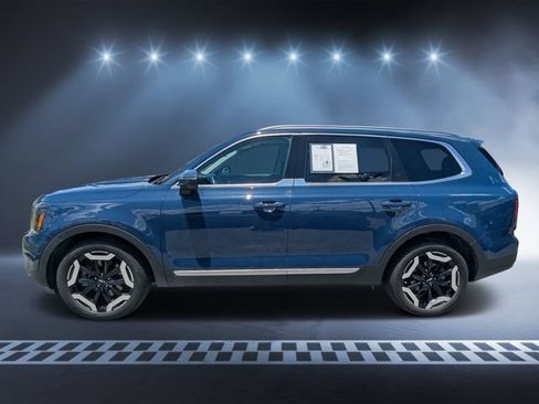 Used 2022 Kia Telluride SX w/ Towing Package FWD image 6