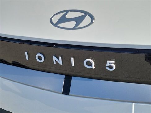 New 2026 Hyundai Ioniq 5 SEL image 22