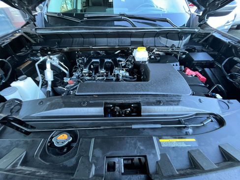 Used 2025 Nissan Pathfinder SV image 34