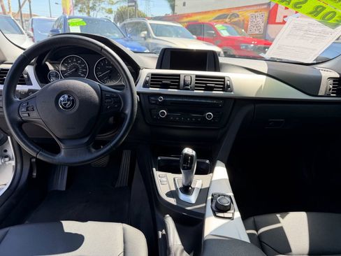 Used 2015 BMW 320i Sedan RWD image 9