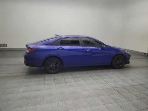 Used 2023 Hyundai Elantra SEL w/ Preferred Accessory Package FWD image 10