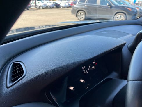 Used 2025 Honda HR-V Sport image 35