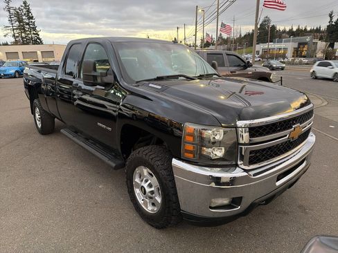 Used 2011 Chevrolet Silverado 2500 LT w/ Interior Plus Package image 9