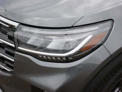 Used 2026 Ford Explorer Active w/ Active Comfort Package AWD/4WD image 16