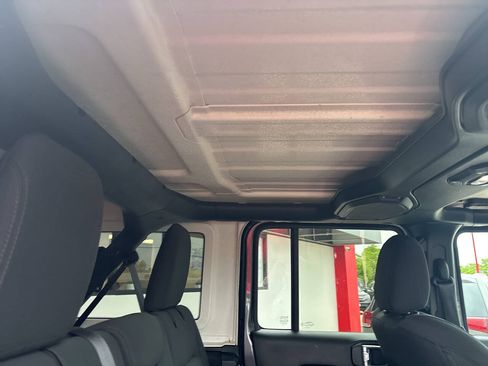 Used 2018 Jeep Wrangler Unlimited Sport S AWD/4WD image 27