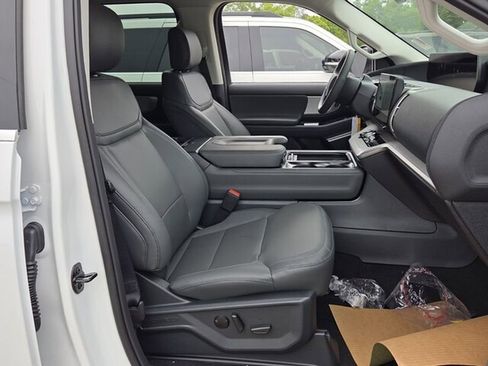 New 2026 Ford Expedition Active AWD/4WD image 17