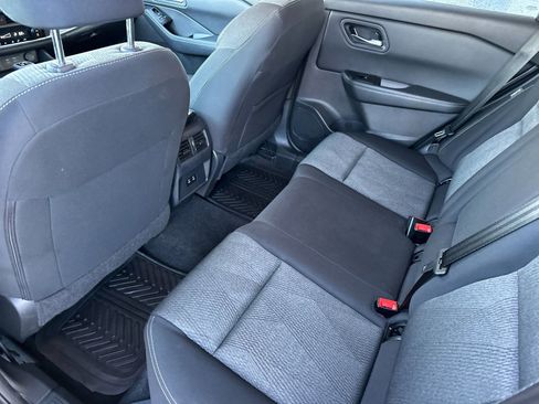 Used 2024 Nissan Rogue SV image 11