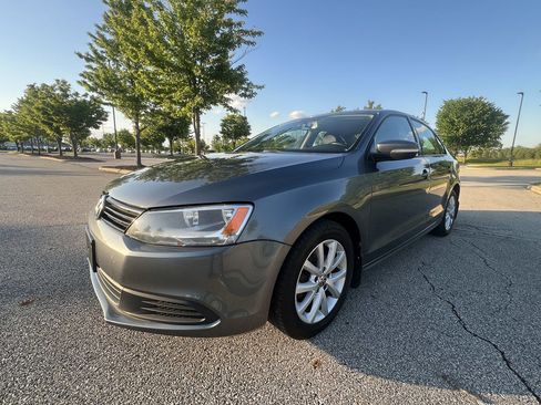 Used 2012 Volkswagen Jetta SE FWD image 1