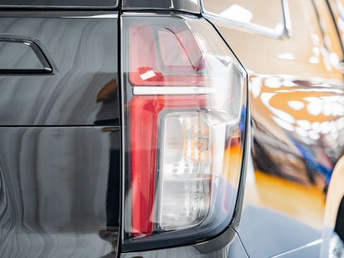 Used 2024 Chevrolet Tahoe Z71 image 17