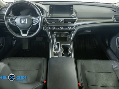 Used 2018 Honda Accord Touring image 30