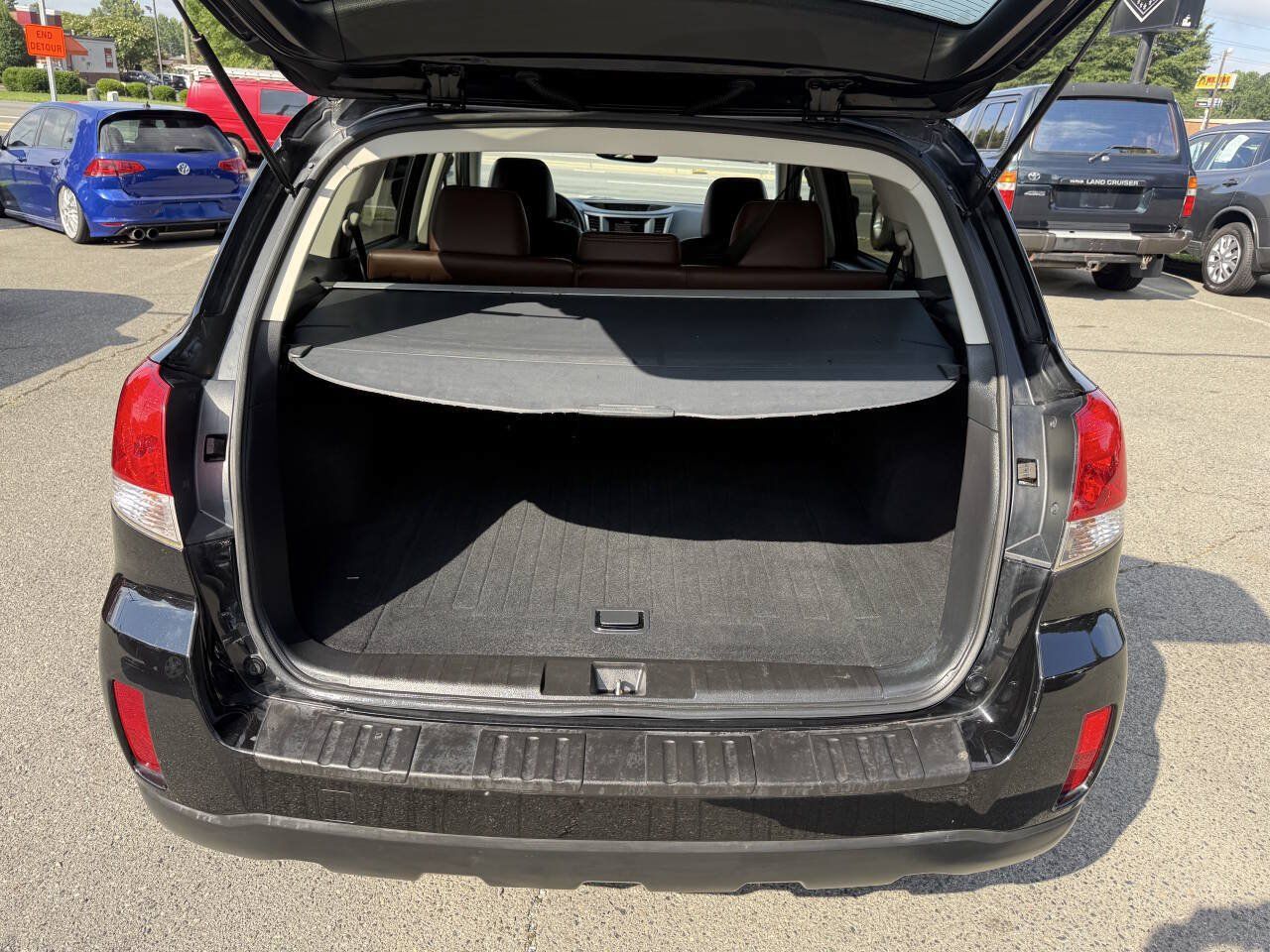 Used 2013 Subaru Outback 2.5i Limited AWD/4WD image 12
