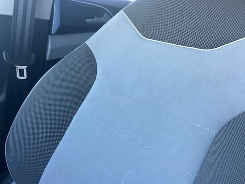 Used 2024 Volkswagen Taos SE image 43