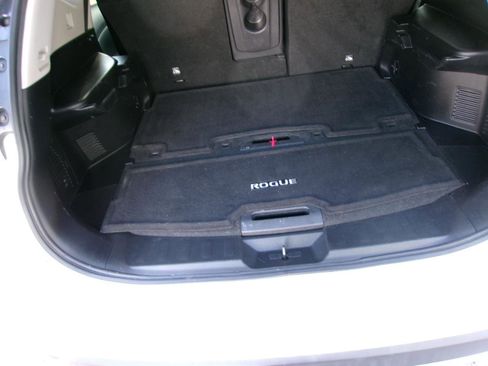 Used 2018 Nissan Rogue SV AWD/4WD image 21