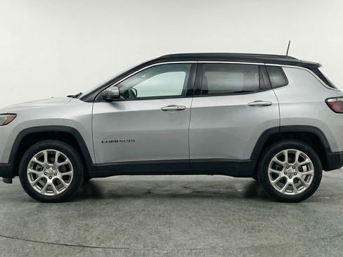 Used 2025 Jeep Compass Limited image 5