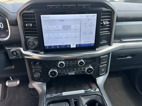 Used 2022 Ford F150 Lariat w/ Max Trailer Tow Package image 26