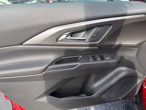 New 2026 Chevrolet Equinox EV LT image 18