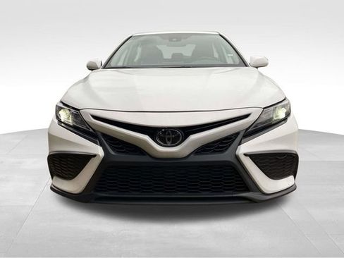 Used 2024 Toyota Camry SE image 6