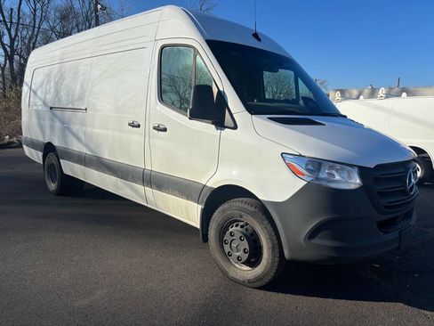 Used 2025 Mercedes-Benz Sprinter 3500 image 7