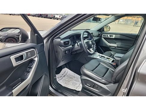 Used 2023 Ford Explorer XLT w/ Equipment Group 202A AWD/4WD image 7