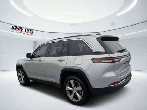 Certified 2025 Jeep Grand Cherokee Limited w/ Trailer Tow Package AWD/4WD image 5