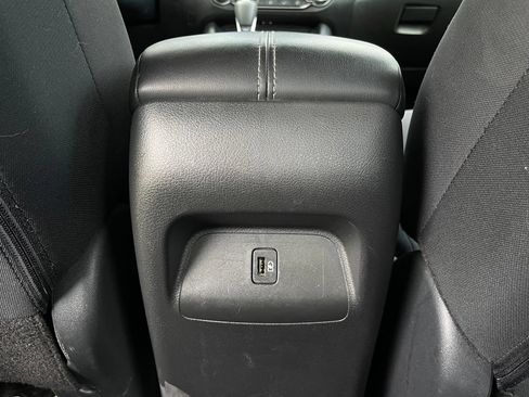 Used 2024 Nissan Sentra SV FWD image 28
