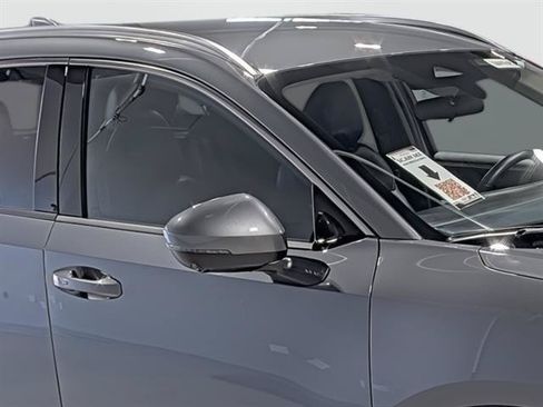 Used 2025 Nissan Kicks SR AWD/4WD image 16