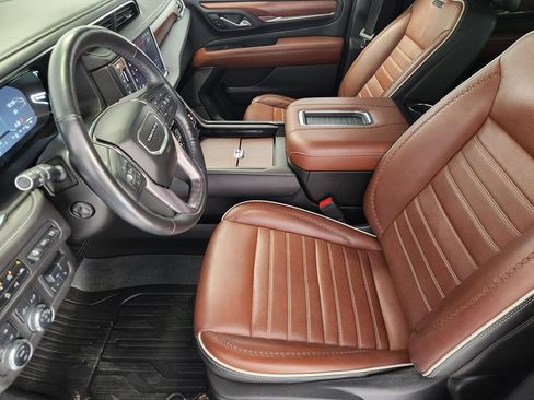Used 2023 GMC Yukon XL Denali Ultimate AWD/4WD image 12