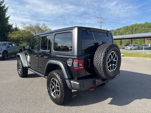 Used 2026 Jeep Wrangler Unlimited Rubicon AWD/4WD image 4