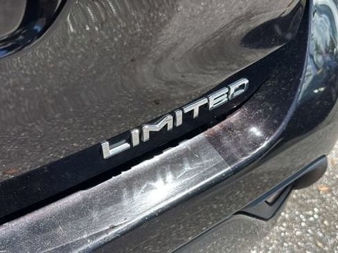Used 2021 Toyota Highlander Limited FWD image 8