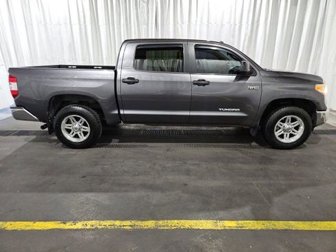 Used 2017 Toyota Tundra SR5 RWD image 2