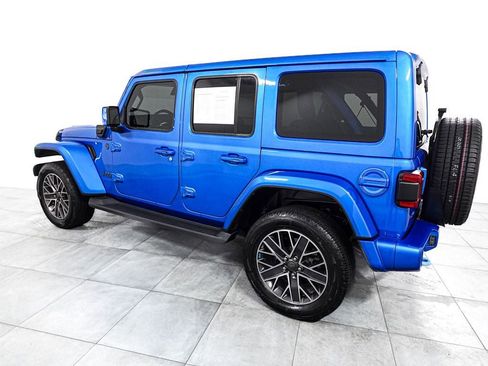 Used 2023 Jeep Wrangler Unlimited Sahara AWD/4WD image 5