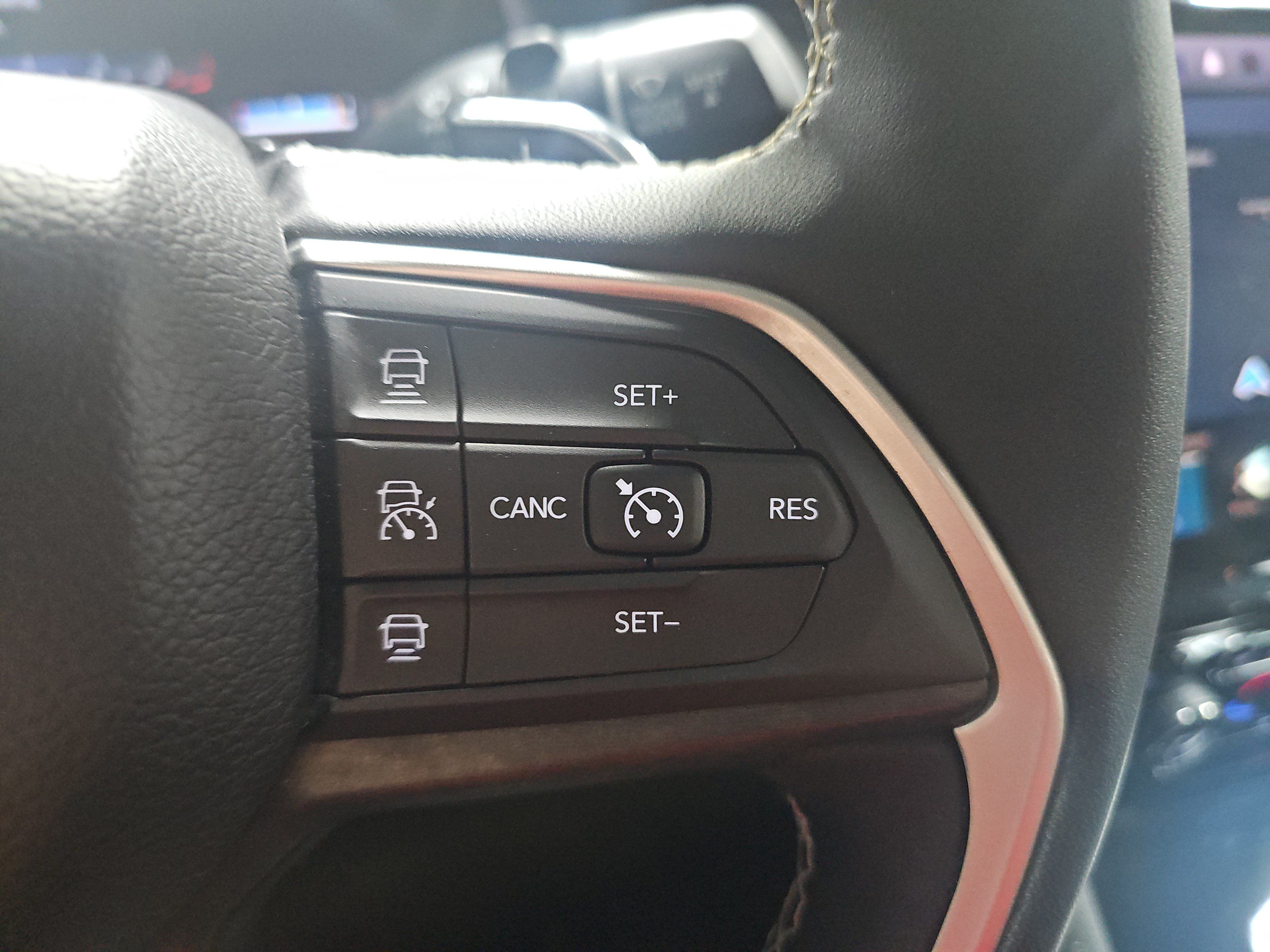 Used 2023 Jeep Grand Cherokee L Limited w/ Black Appearance Package AWD/4WD image 19