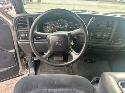 Used 2001 Chevrolet Silverado 1500 LS w/ Firm Ride Suspension Pkg image 13
