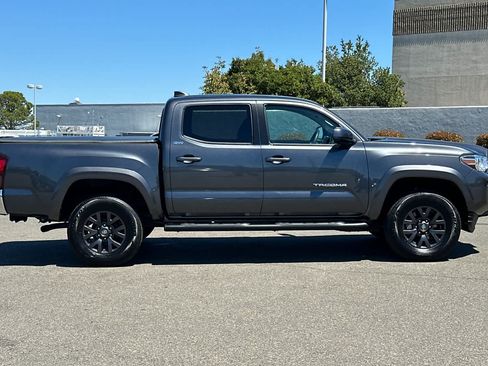 Used 2022 Toyota Tacoma SR5 RWD image 6